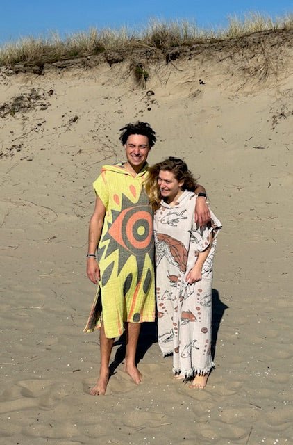 Hydrophilic surf poncho Sun