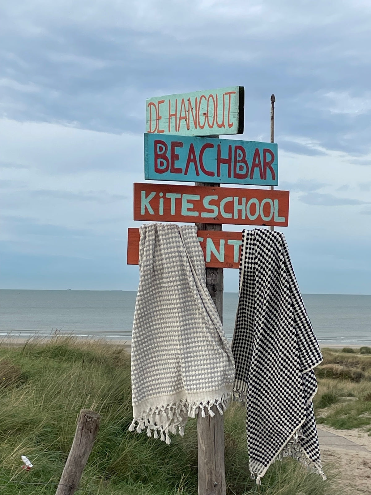 Grote handdoek Pom grijs + zwart