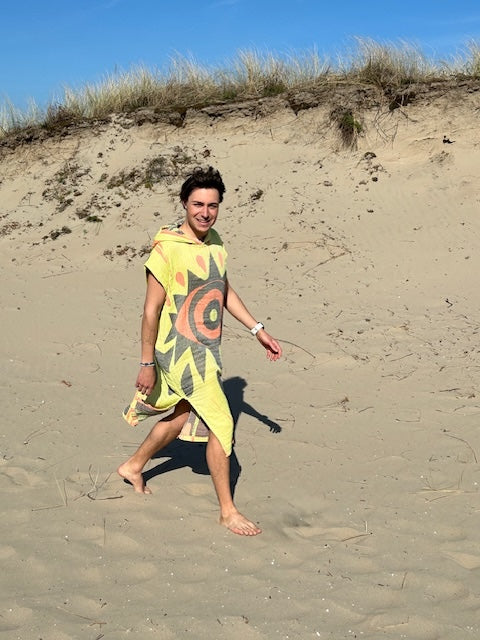 Hydrophilic surf poncho Sun