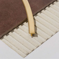 Elegant gebogen, gepolijst overgangsprofiel T-vorm messing