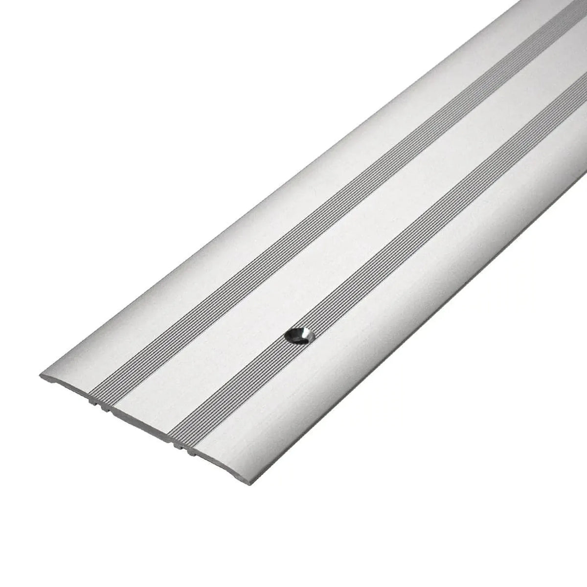 Detailaufnahme eines silbernen Abdeckprofils mit Bohrung und geriffelter Oberfläche #A0002938 #A0002942