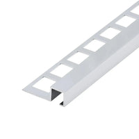 Silber hochglanzeloxiertes Quadratprofil aus Aluminium mit glänzender Optik und Viereckstanzung #A0001095
#A0001125
#A0001127
