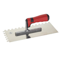 Glättekelle mit roten Kunststoffgriff und 10 x 10 mm Zahnung #A0003033
