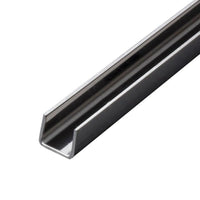 Detailaufnahme U-Profil Edelstahl mit matter, geschliffener Oberfläche #A0003873 #A0003874